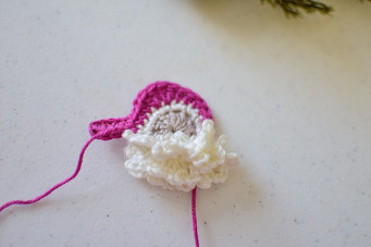 Crochet Santa Brooch Pattern
